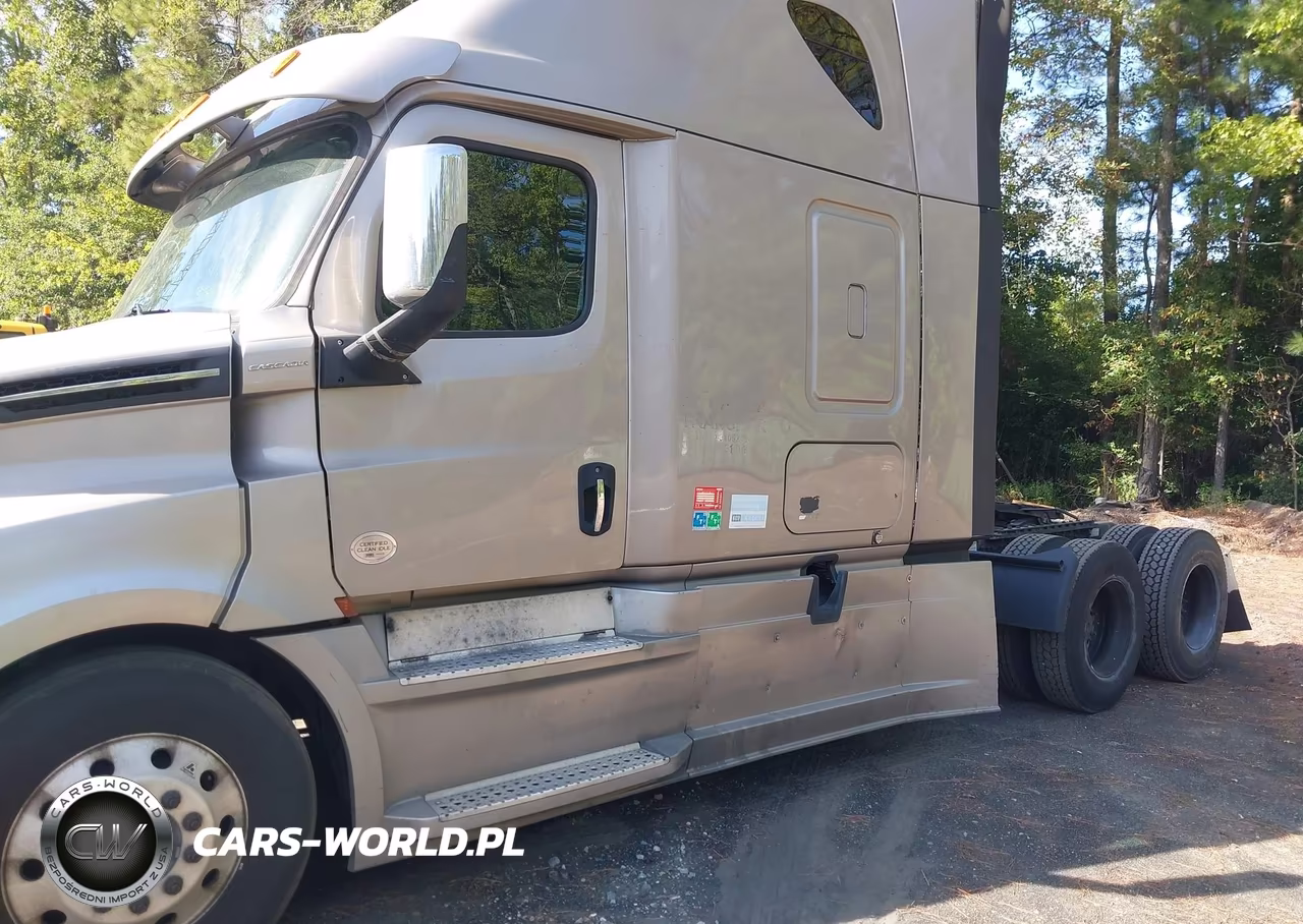 2019 Freightliner New Cascadia 126 VIN:1FUJHHDRXKLKS9512 - 11