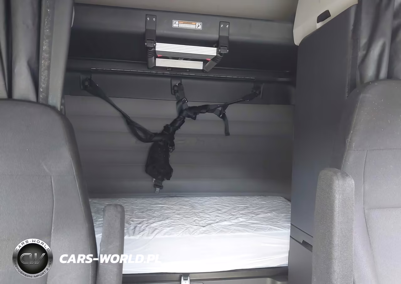 2019 Freightliner New Cascadia 126 VIN:1FUJHHDRXKLKS9512 - 6