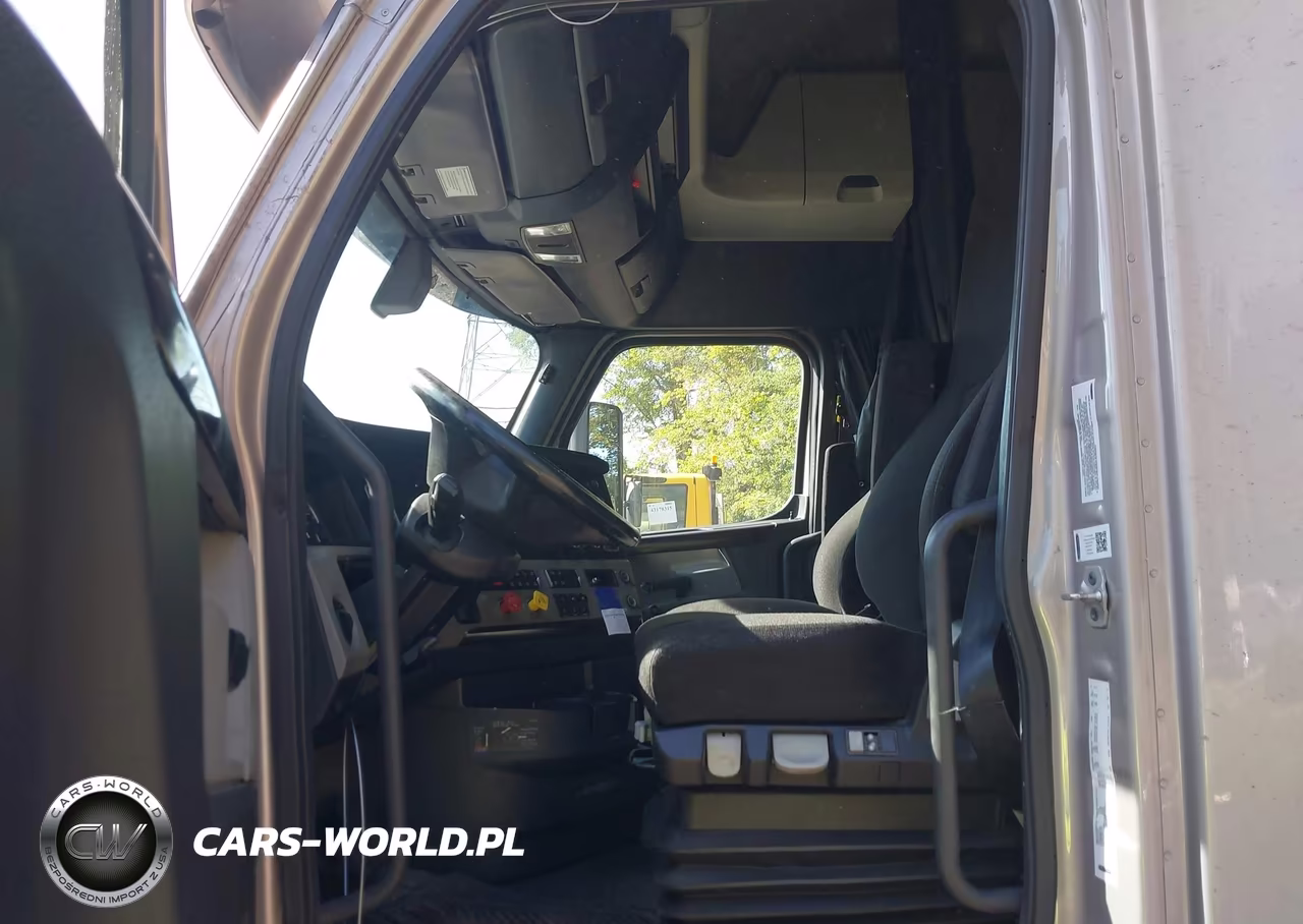 2019 Freightliner New Cascadia 126 VIN:1FUJHHDRXKLKS9512 - 7