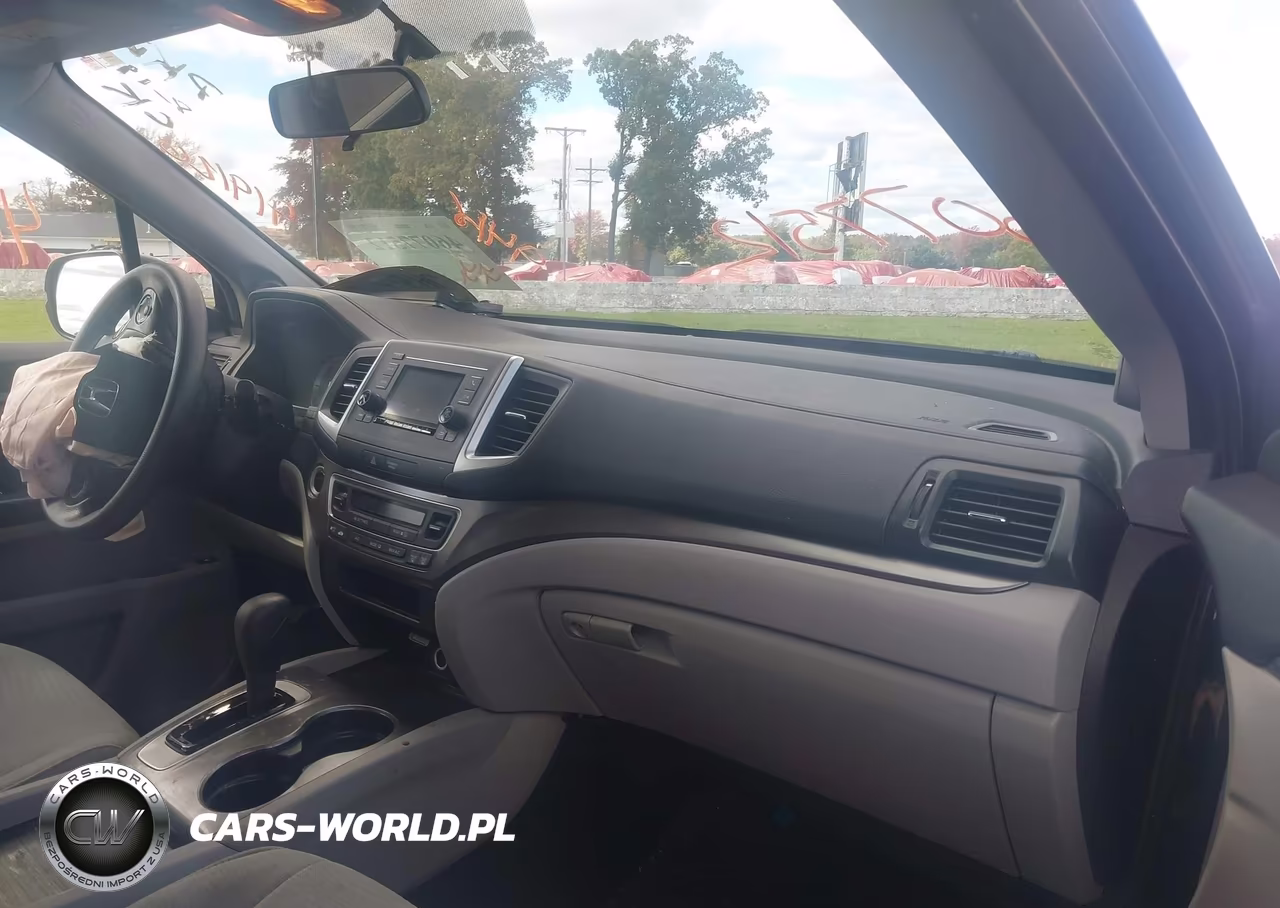 2018 Honda Pilot Lx VIN:5FNYF6H13JB042716 - 5
