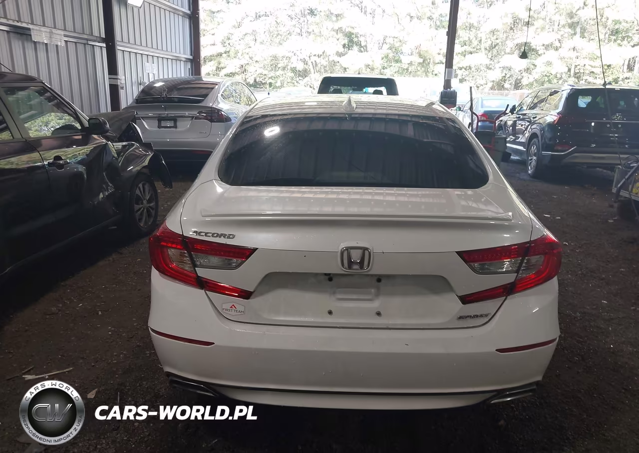 2018 Honda Accord Sport VIN:1HGCV1F35JA255584 - 16