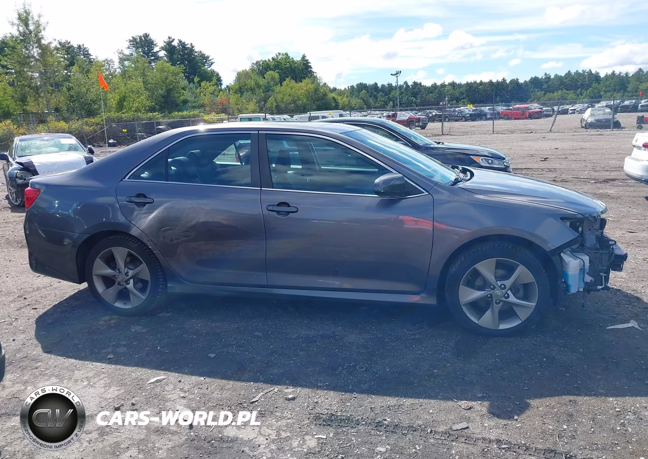 2014 Toyota Camry Se Sport VIN:4T1BF1FK4EU439431 - 14