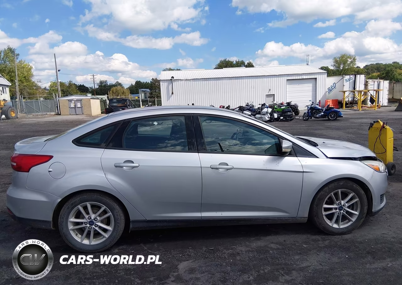 2017 Ford Focus Se VIN:1FADP3F28HL225774 - 13