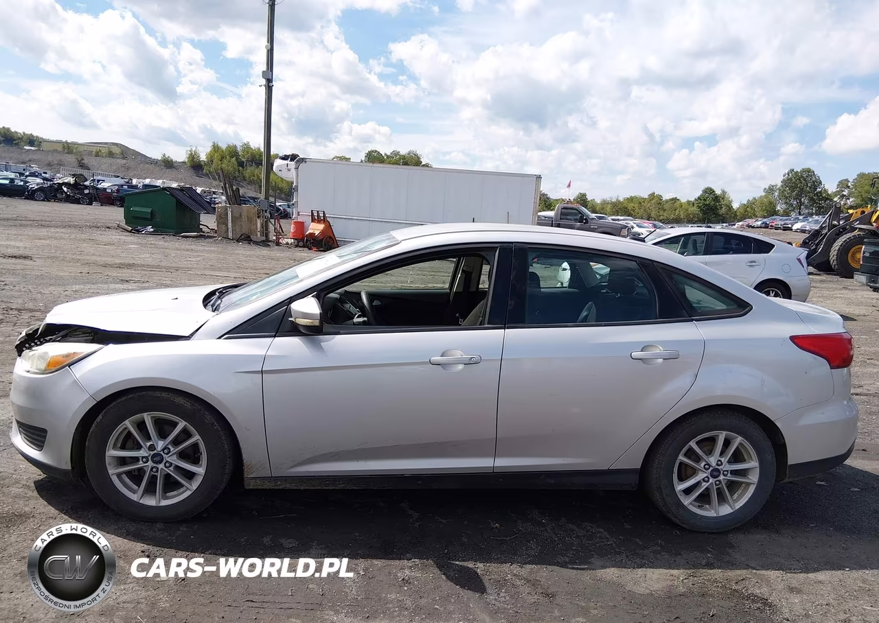 2017 Ford Focus Se VIN:1FADP3F28HL225774 - 14