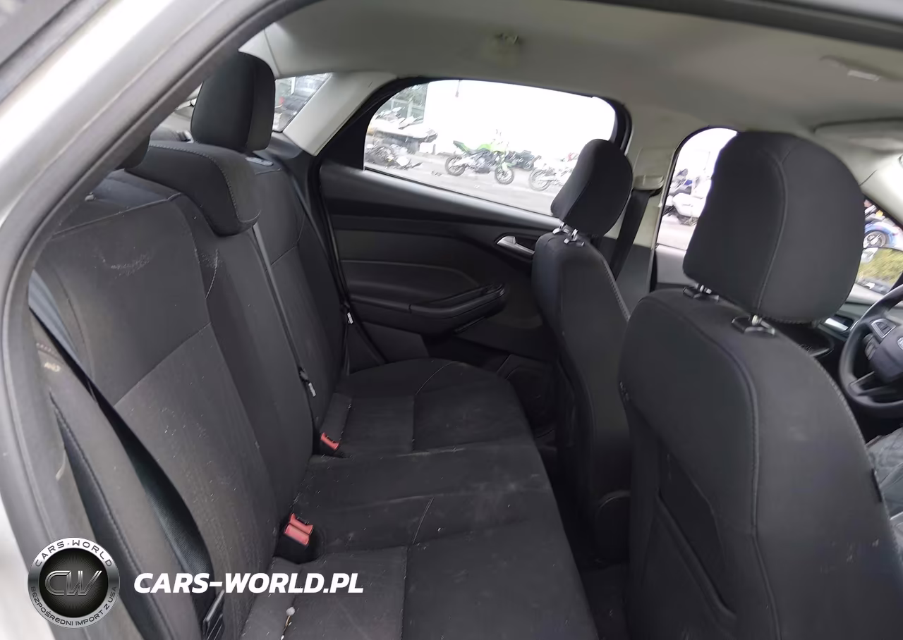 2017 Ford Focus Se VIN:1FADP3F28HL225774 - 8