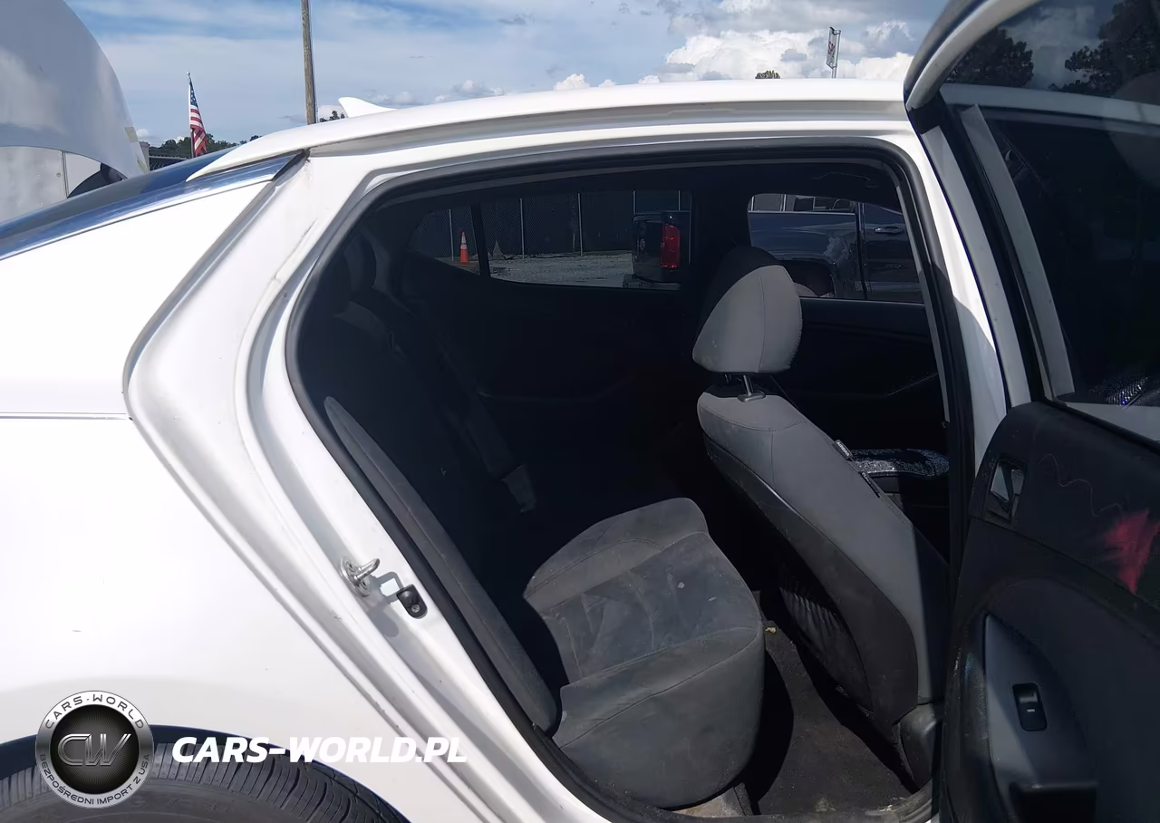 2015 Kia Optima Lx VIN:KNAGM4A76F5608393 - 8