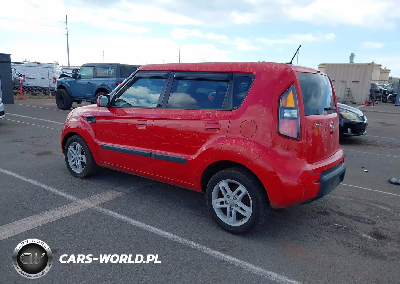 2010 Kia Soul + VIN:KNDJT2A23A7160938 - 3