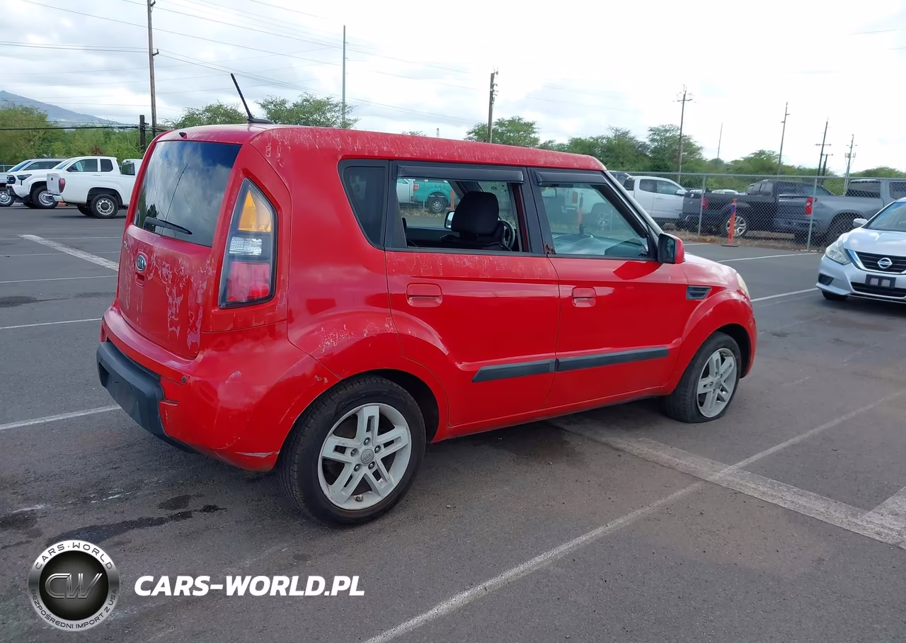2010 Kia Soul + VIN:KNDJT2A23A7160938 - 4
