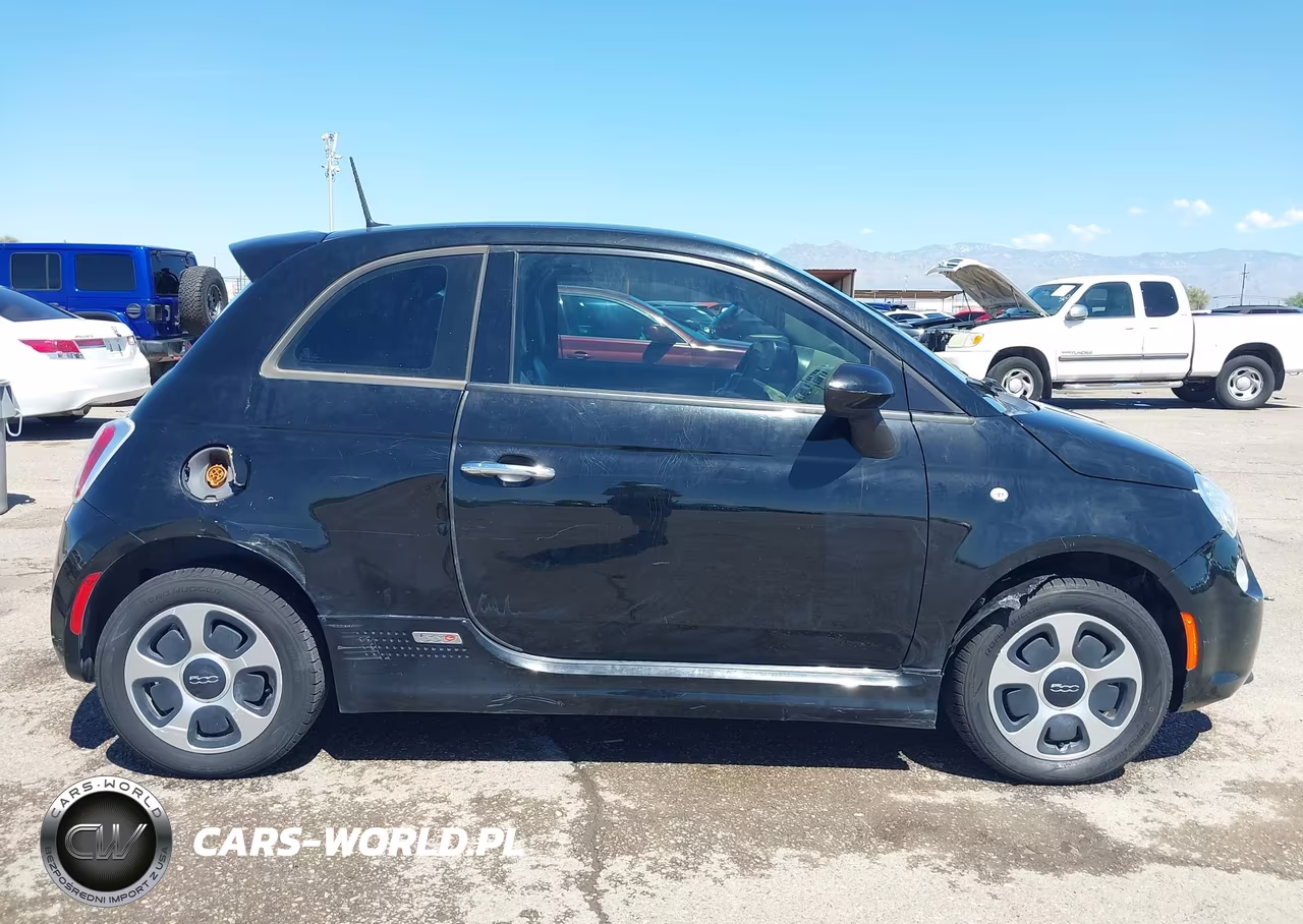 2015 Fiat 500E Battery Electric VIN:3C3CFFGEXFT709714 - 13