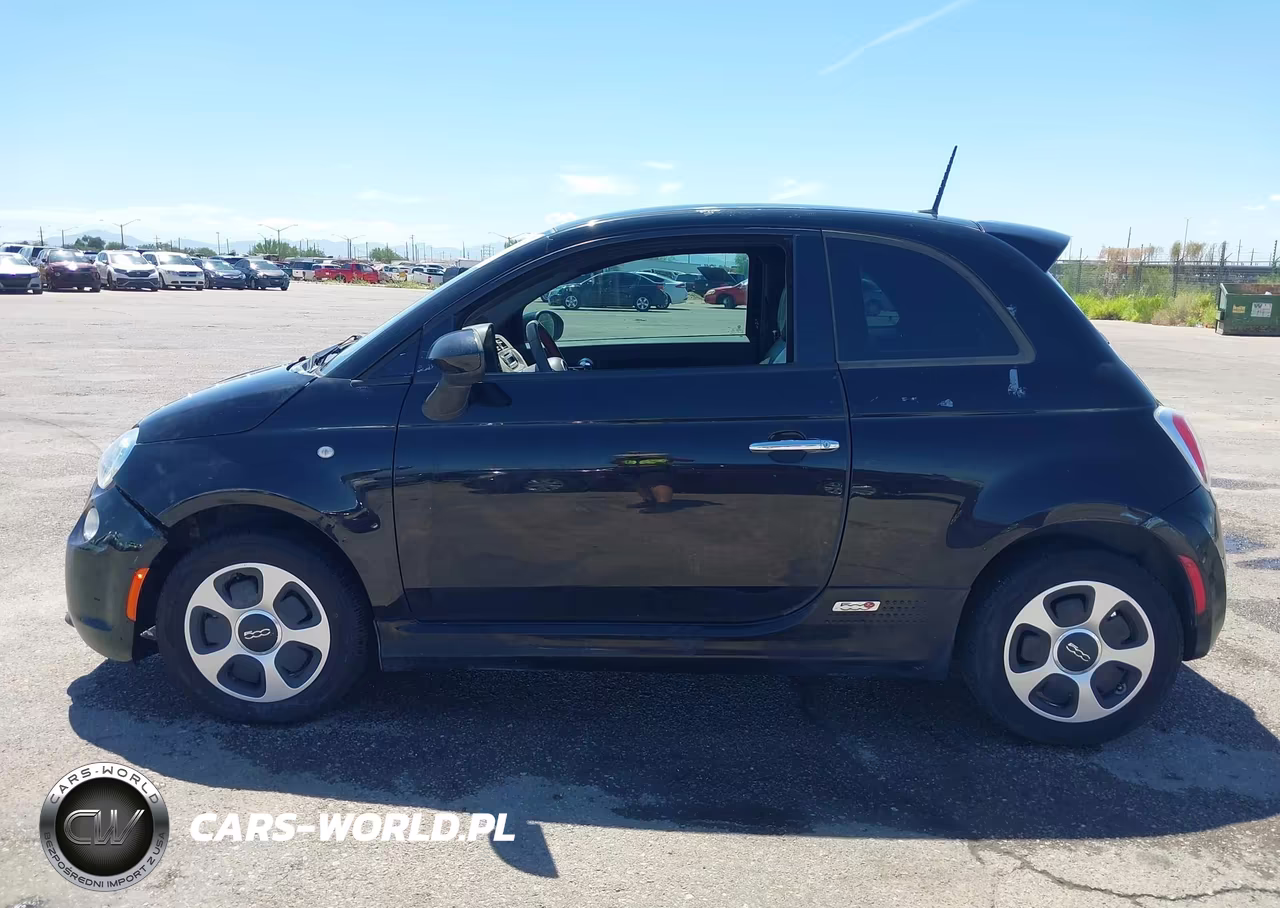 2015 Fiat 500E Battery Electric VIN:3C3CFFGEXFT709714 - 14