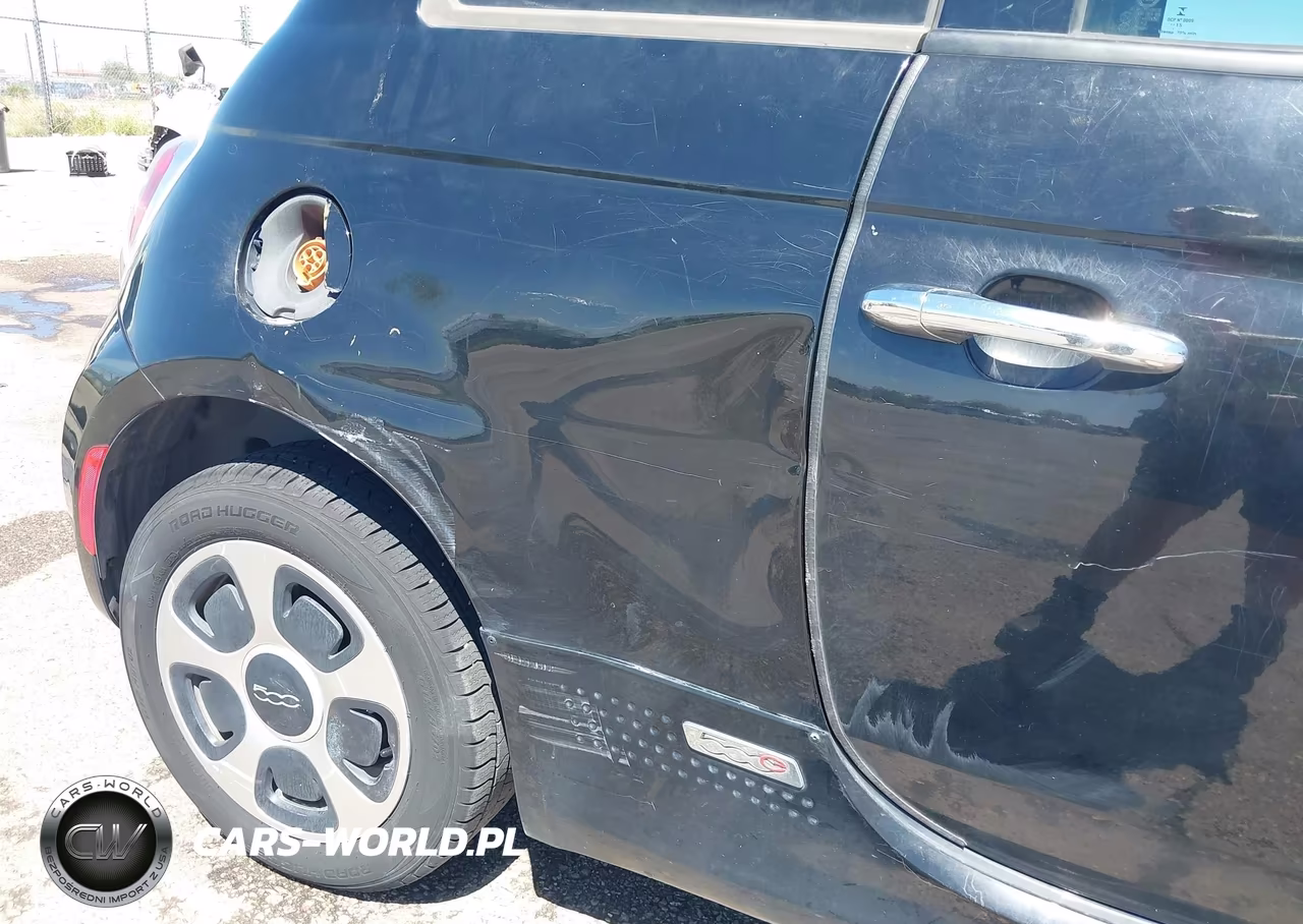 2015 Fiat 500E Battery Electric VIN:3C3CFFGEXFT709714 - 19