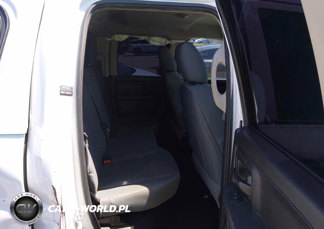 2019 Ram 1500 Classic Express 4X2 6'4 Box VIN:1C6RR6FT4KS619619 - 8