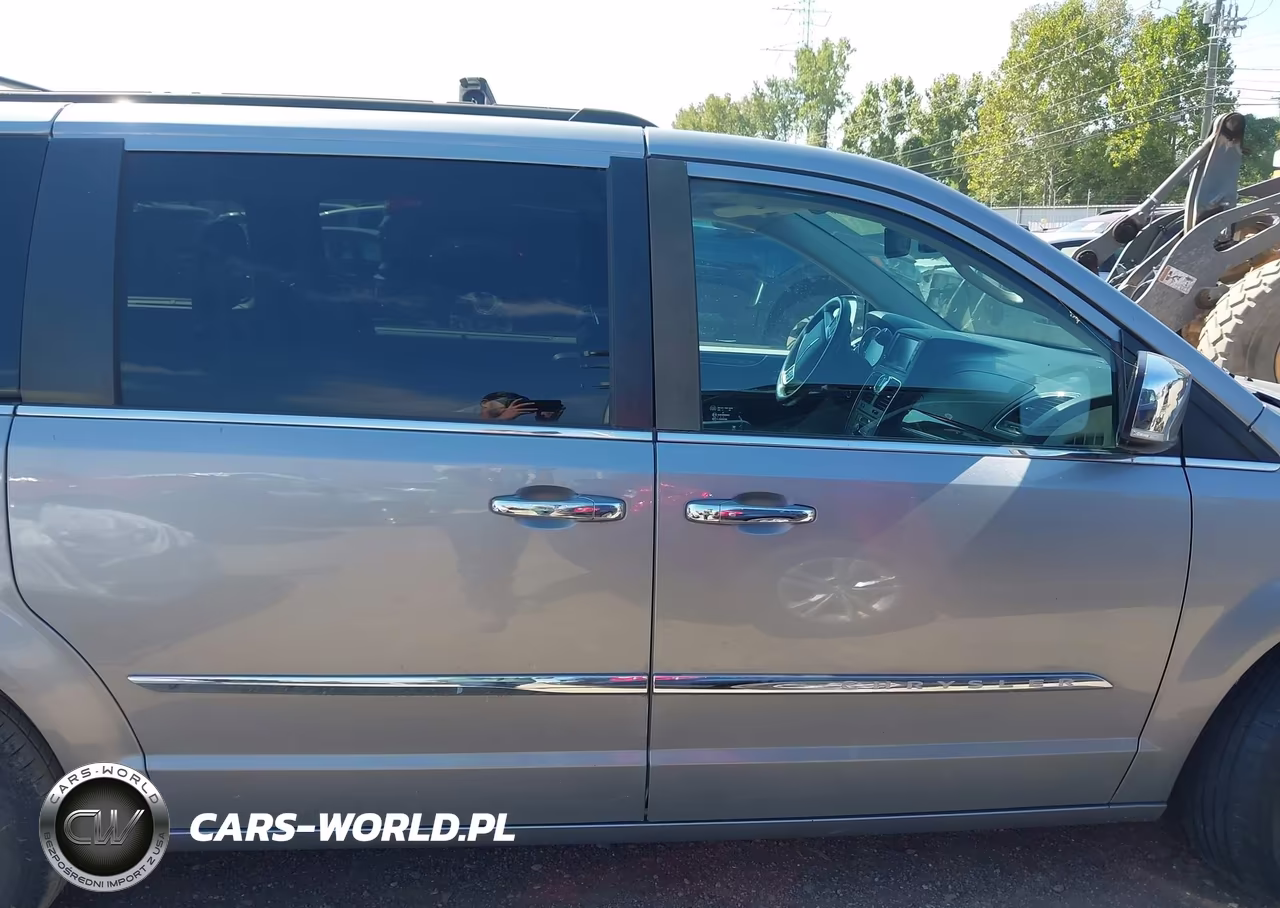 2015 Chrysler Town & Country Touring-L VIN:2C4RC1CG4FR506457 - 14
