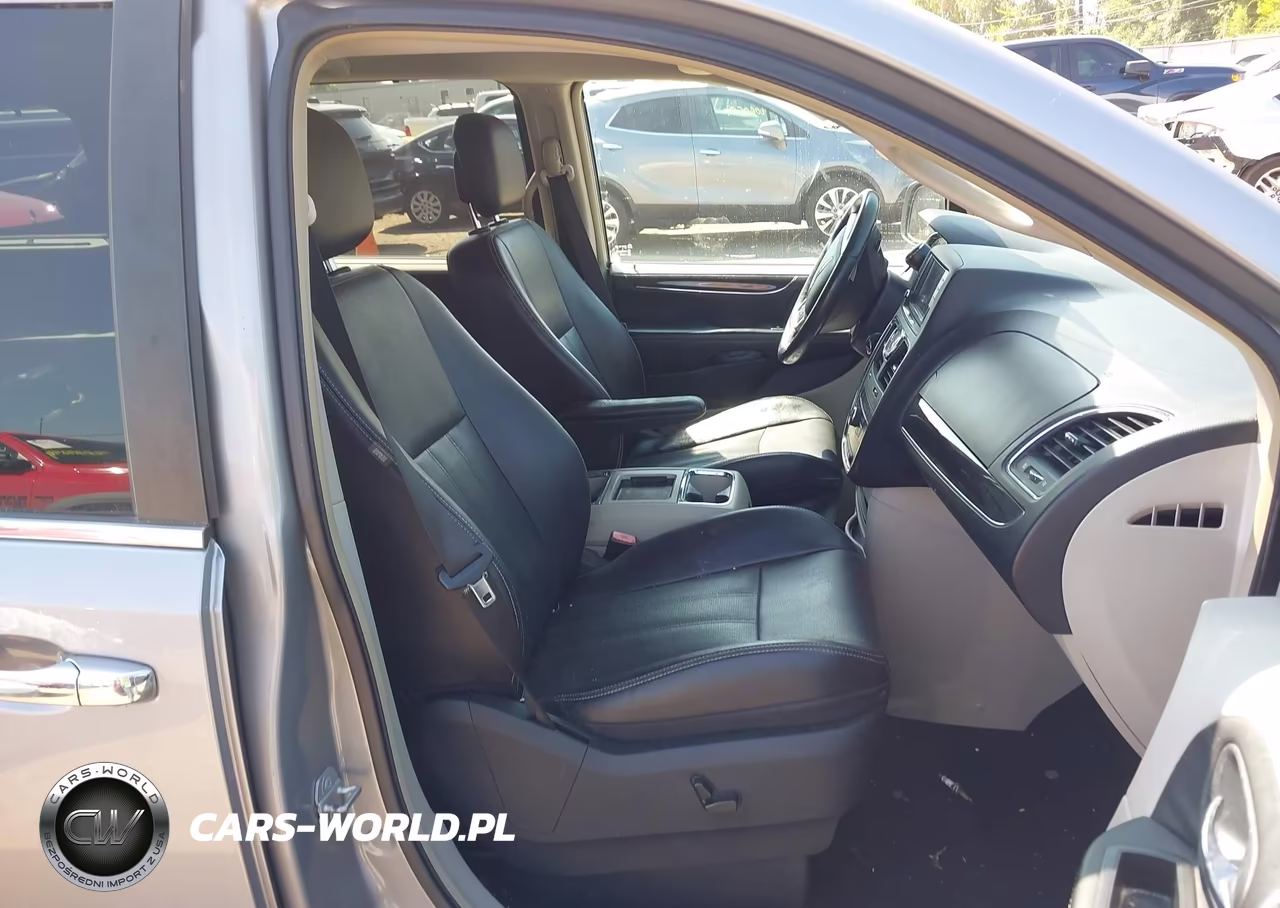 2015 Chrysler Town & Country Touring-L VIN:2C4RC1CG4FR506457 - 5