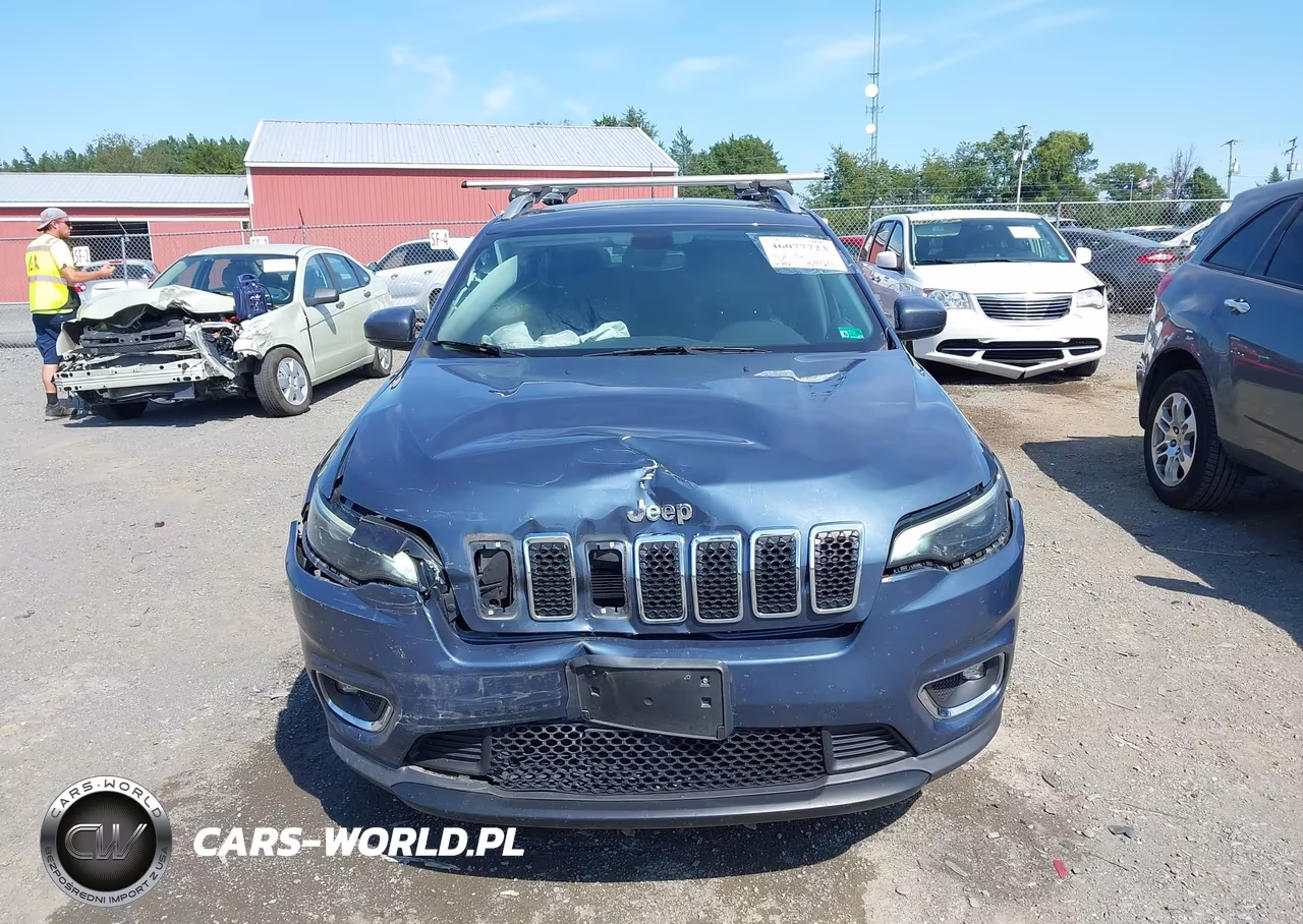2020 Jeep Cherokee Latitude Plus 4X4 VIN:1C4PJMLB7LD640851 - 6