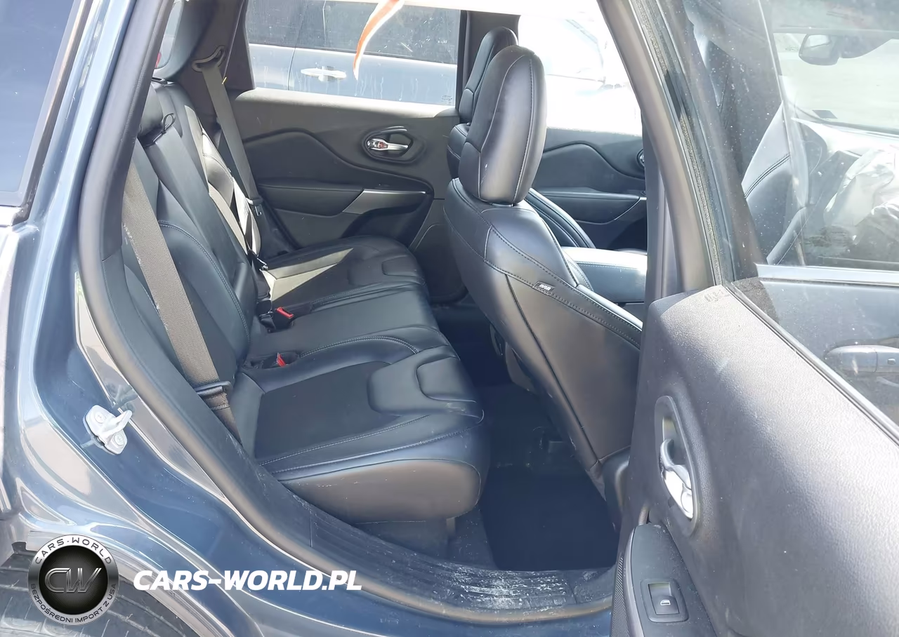 2020 Jeep Cherokee Latitude Plus 4X4 VIN:1C4PJMLB7LD640851 - 8