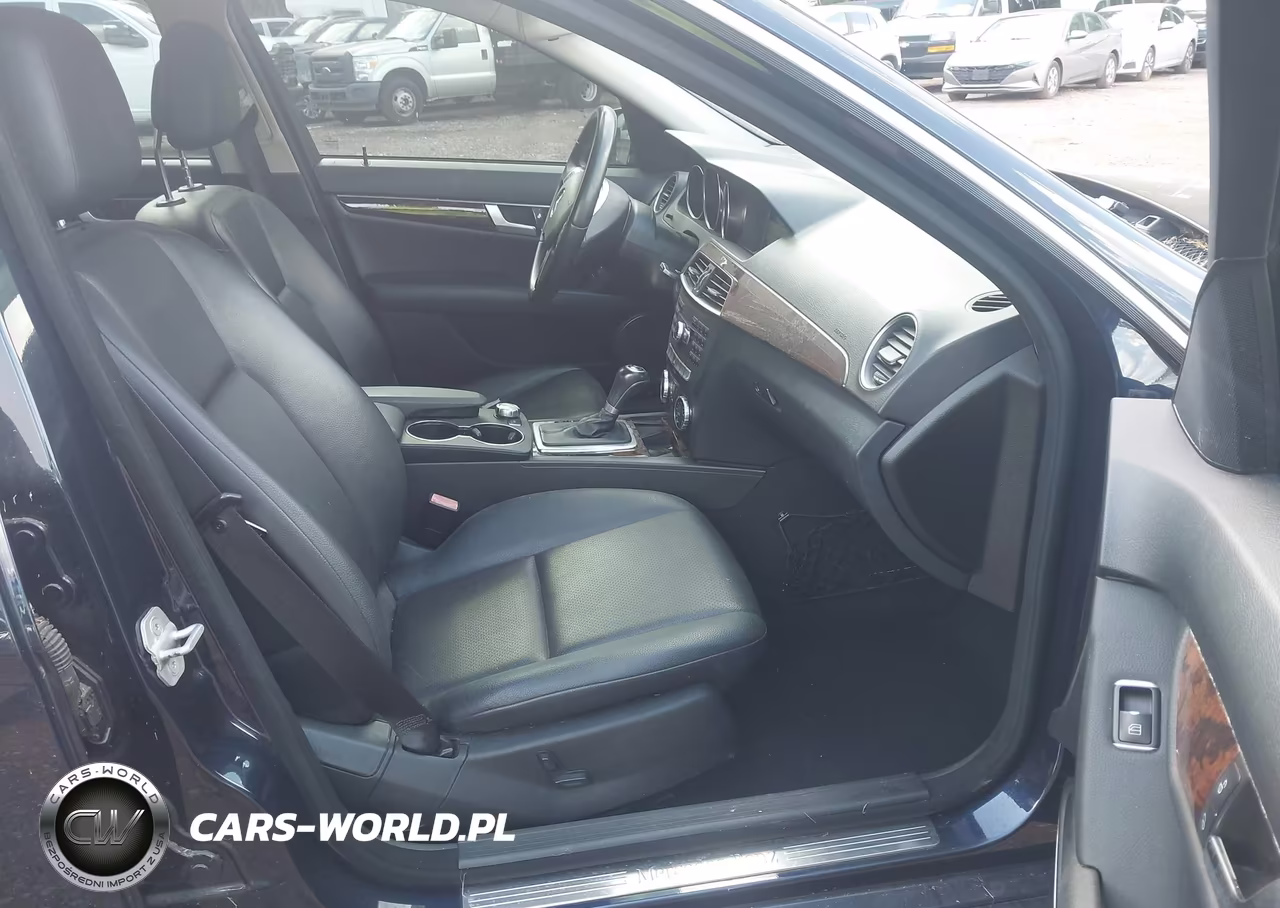 2014 Mercedes-Benz C 300 Luxury 4Matic VIN:WDDGF8AB3ER307215 - 5