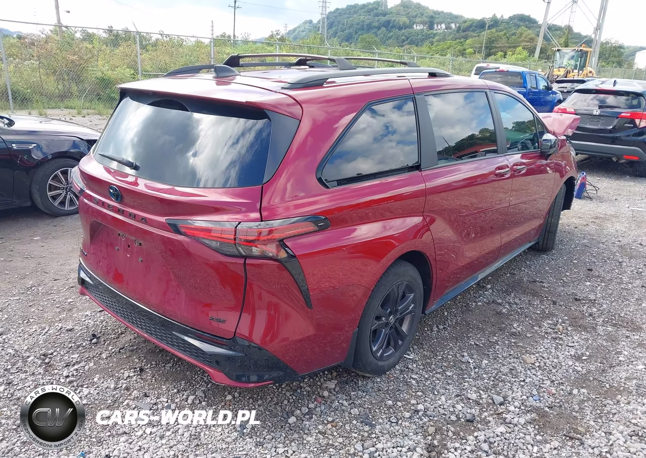 2025 Toyota Sienna Xse VIN:5TDDSKFC1SS177066 - 4