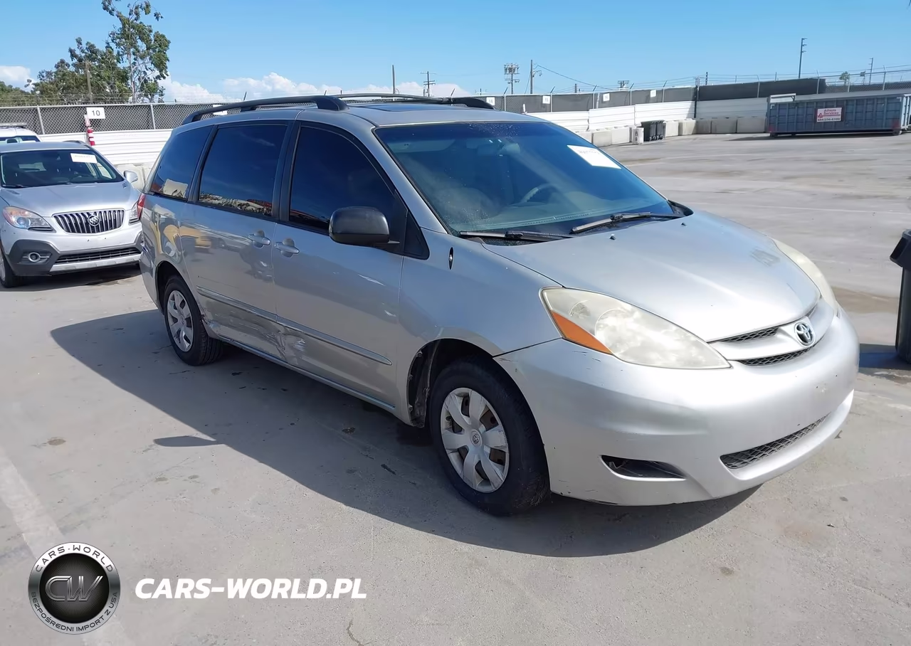 2010 Toyota Sienna Le