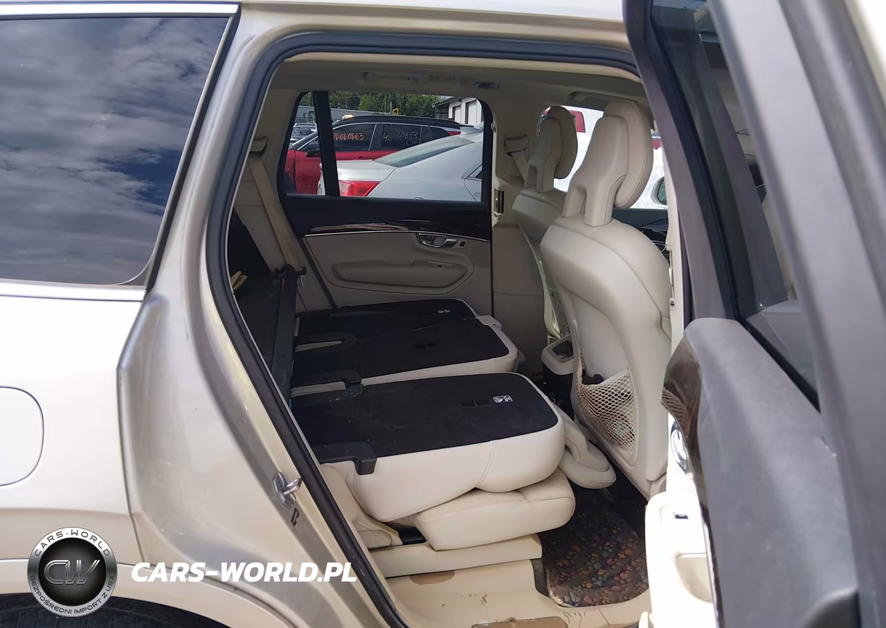 2017 Volvo Xc90 T5 Momentum VIN:YV4102XK9H1136590 - 8