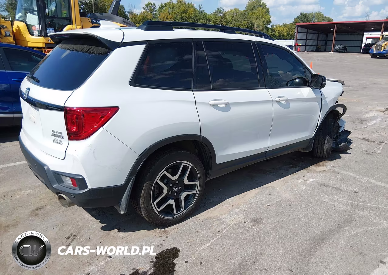 2023 Honda Passport Awd Elite VIN:5FNYF8H08PB000358 - 4