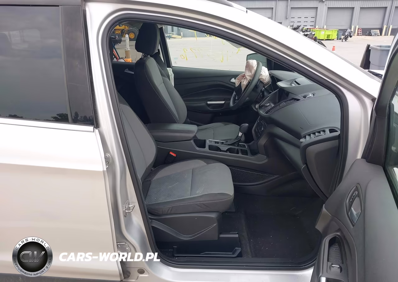 2017 Ford Escape Se VIN:1FMCU0GD8HUE14332 - 5