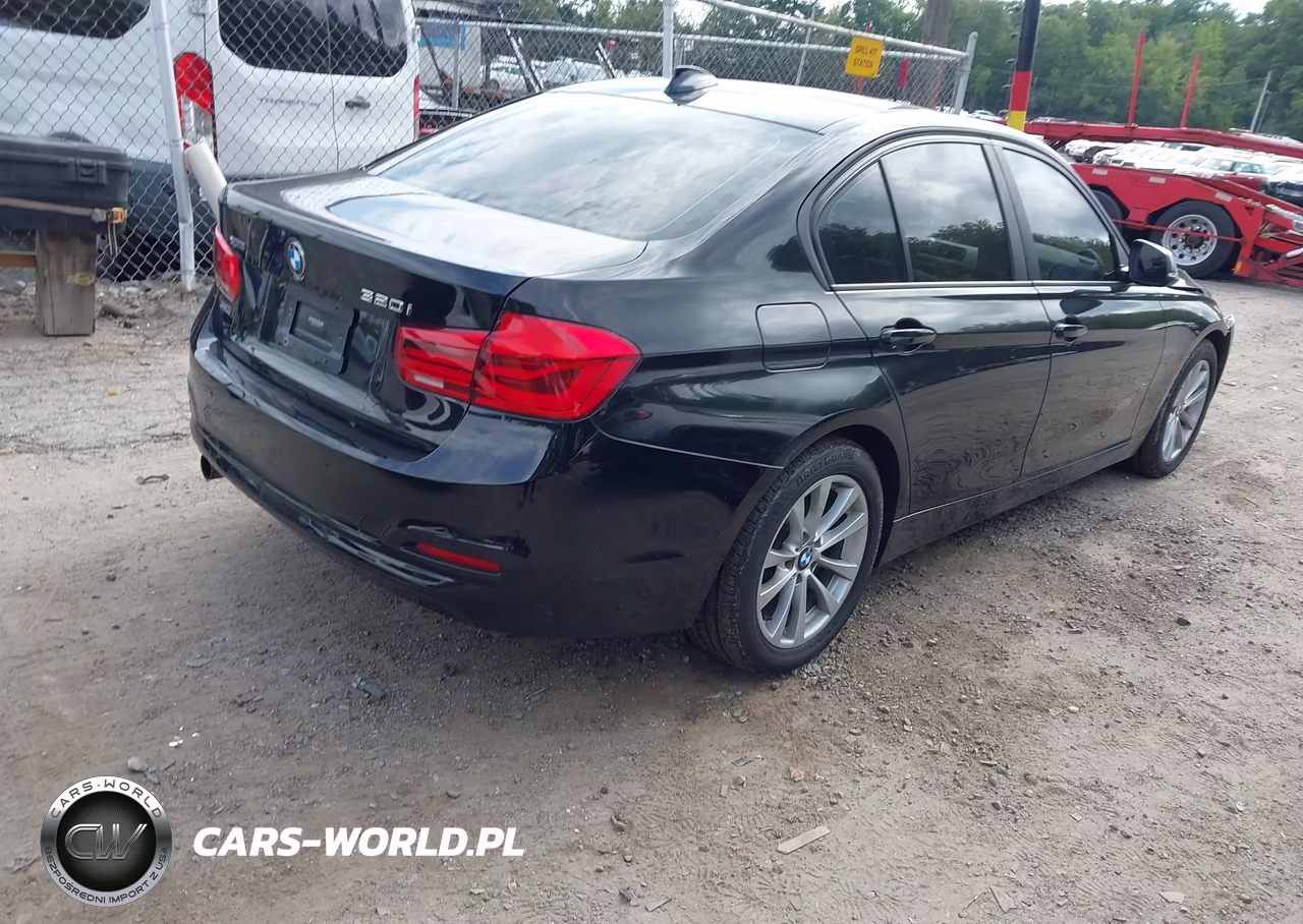 2017 BMW 320I xDrive VIN:WBA8A3C54HK691586 - 4