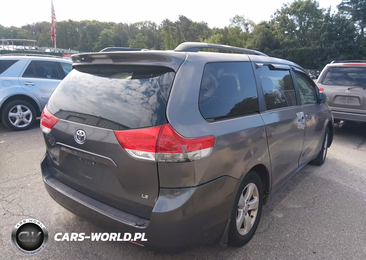 2011 Toyota Sienna Le V6 VIN:5TDKK3DC1BS109401 - 4