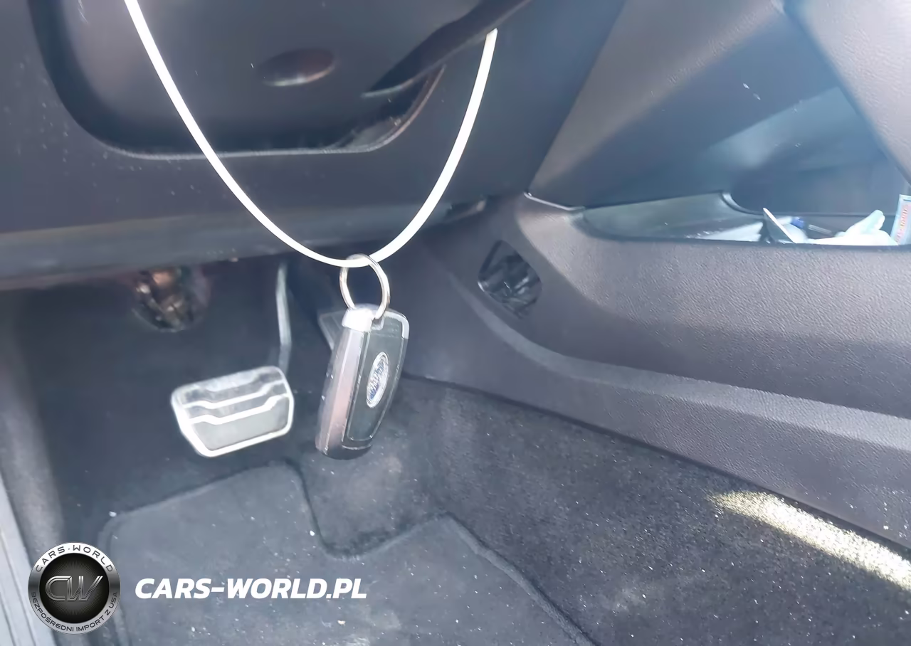 2018 Ford Fusion Titanium VIN:3FA6P0D95JR242370 - 11