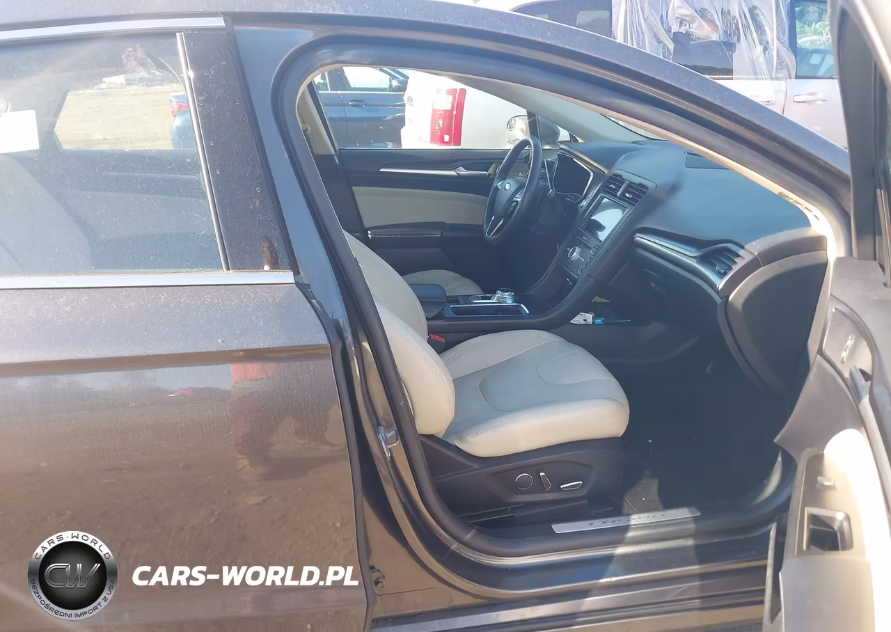 2018 Ford Fusion Titanium VIN:3FA6P0D95JR242370 - 5