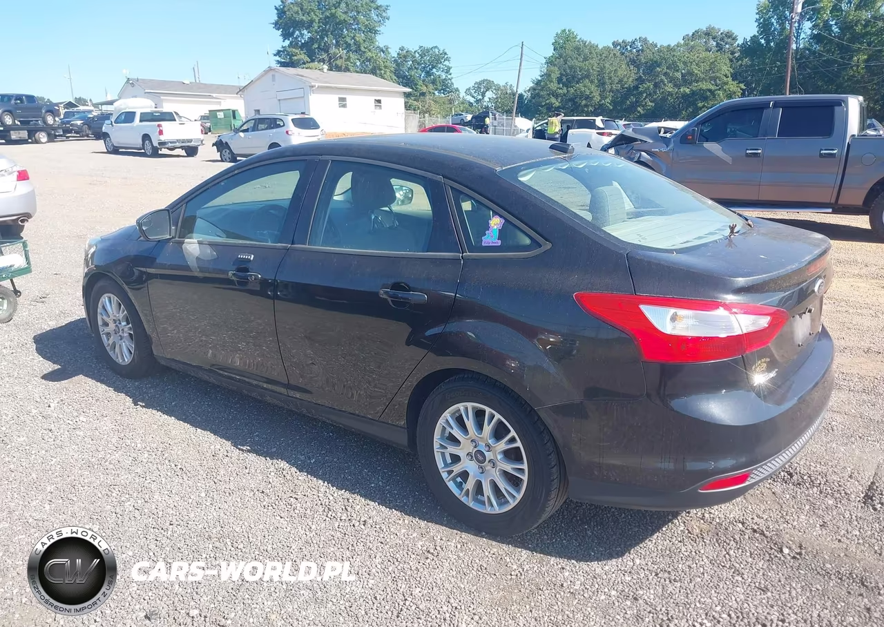 2012 Ford Focus Se VIN:1FAHP3F24CL374614 - 3