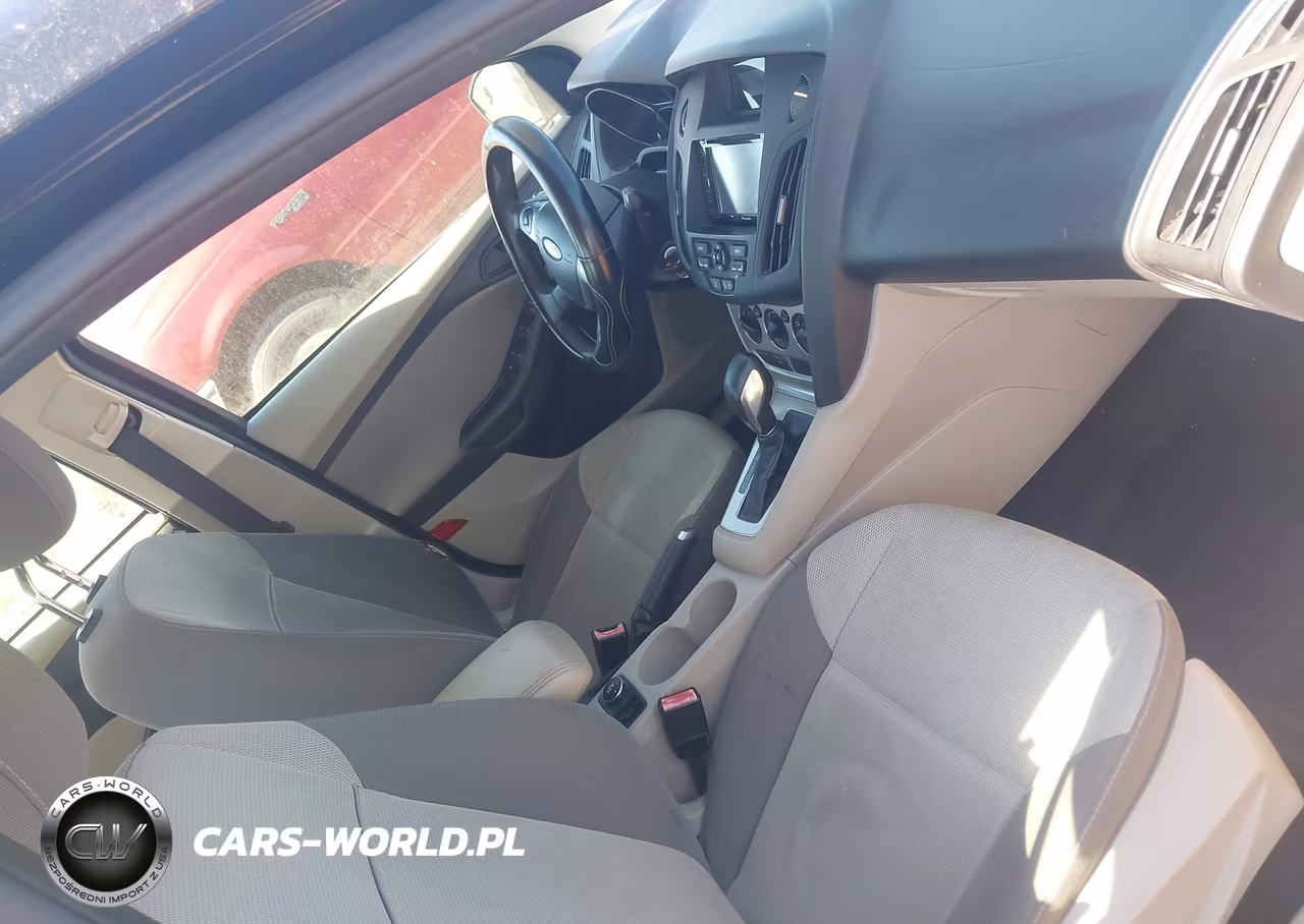 2012 Ford Focus Se VIN:1FAHP3F24CL374614 - 5