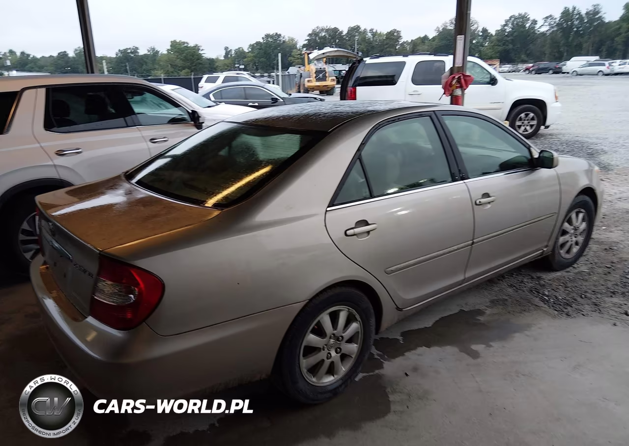 2003 Toyota Camry Xle VIN:4T1BE32K43U700994 - 4