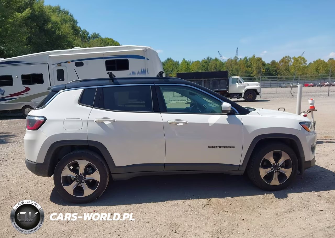2018 Jeep Compass Latitude VIN:3C4NJCBB2JT181626 - 13