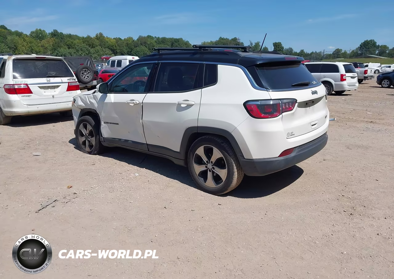 2018 Jeep Compass Latitude VIN:3C4NJCBB2JT181626 - 3