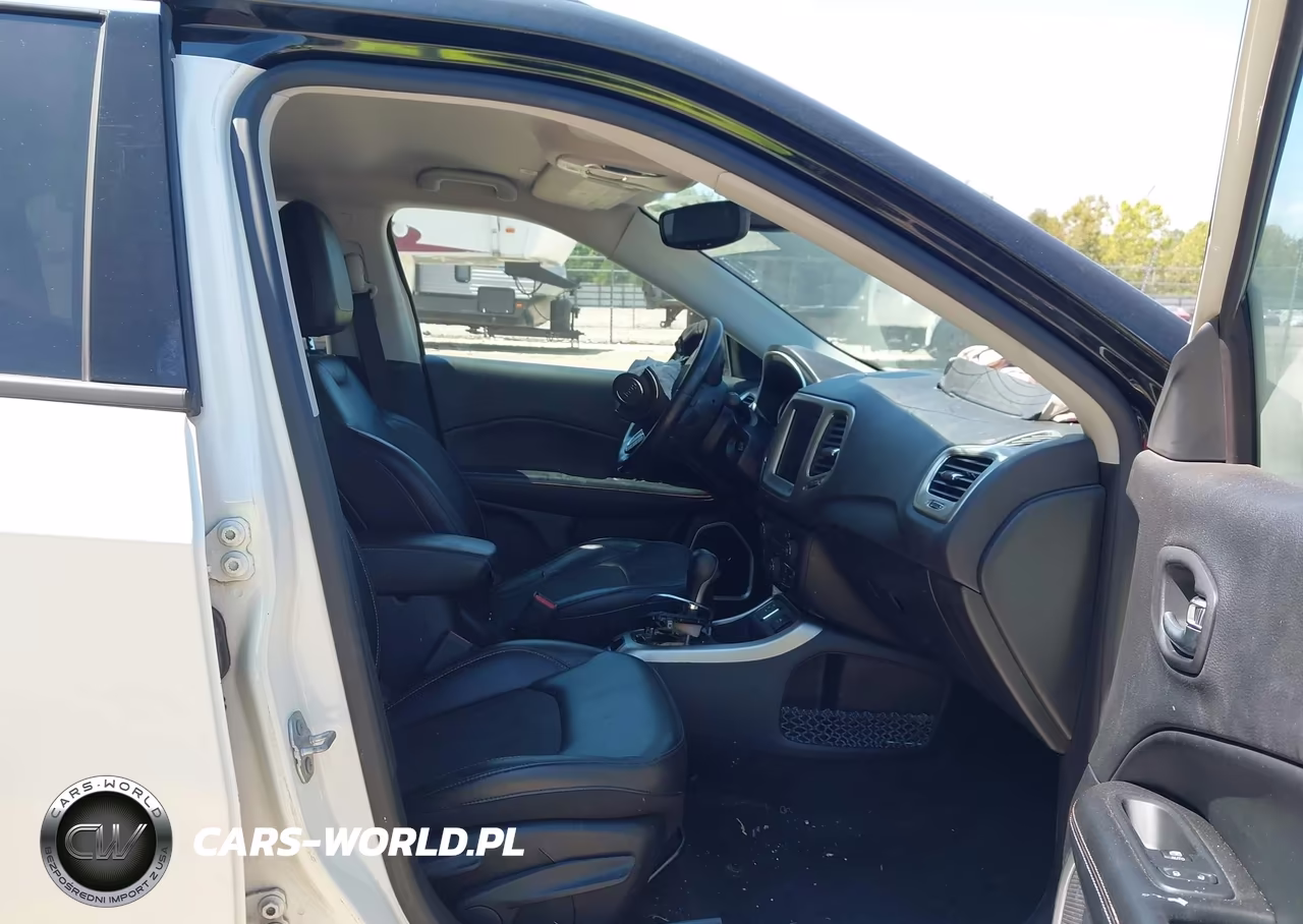 2018 Jeep Compass Latitude VIN:3C4NJCBB2JT181626 - 5