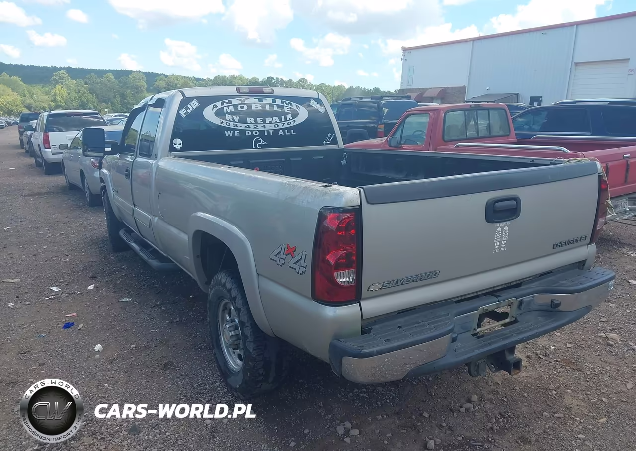 2004 Chevrolet Silverado 2500Hd Ls VIN:1GCHK29U04E386295 - 3