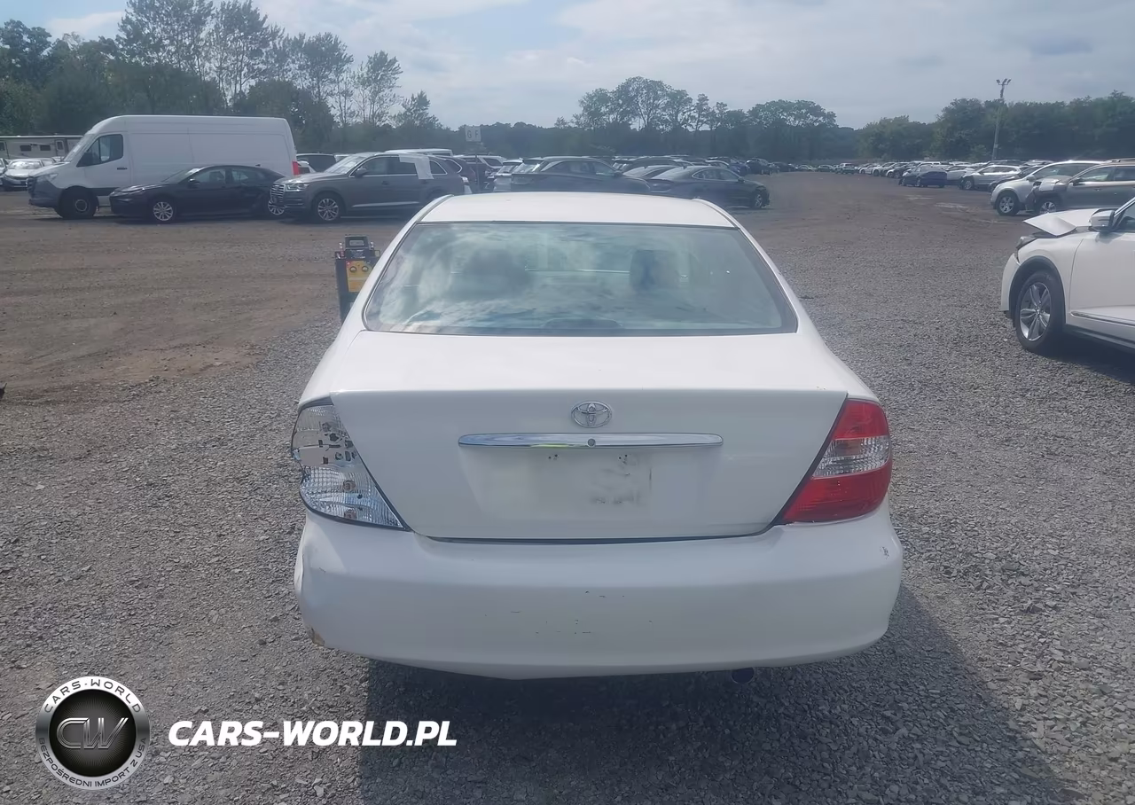 2003 Toyota Camry Le VIN:JTDBE32K930169044 - 16