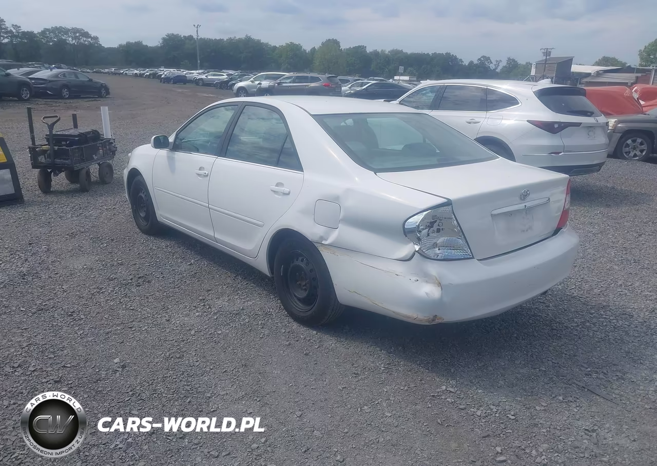 2003 Toyota Camry Le VIN:JTDBE32K930169044 - 3