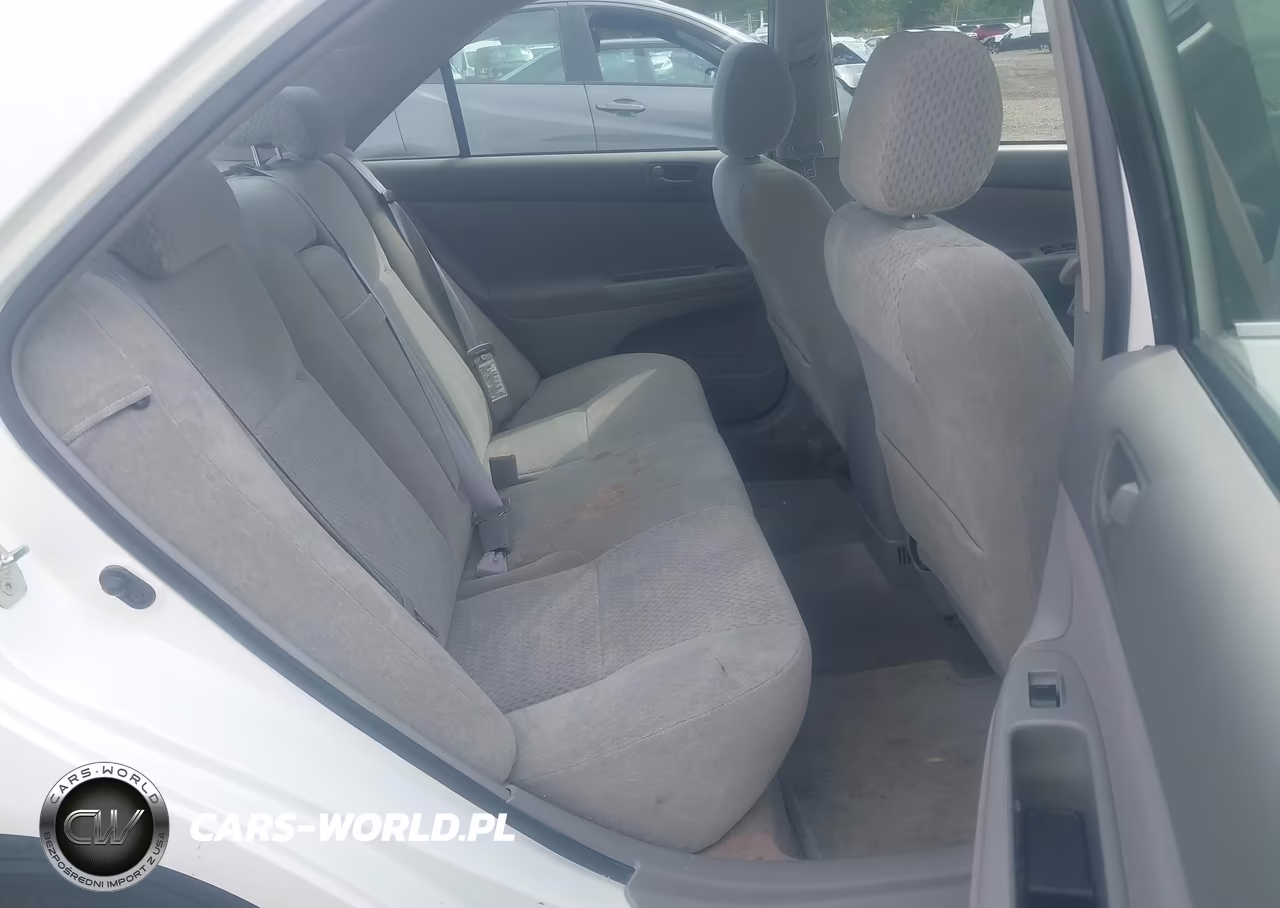 2003 Toyota Camry Le VIN:JTDBE32K930169044 - 8