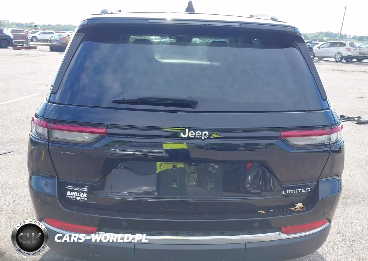 2023 Jeep Grand Cherokee Limited 4X4 VIN:1C4RJHBG4PC533717 - 16