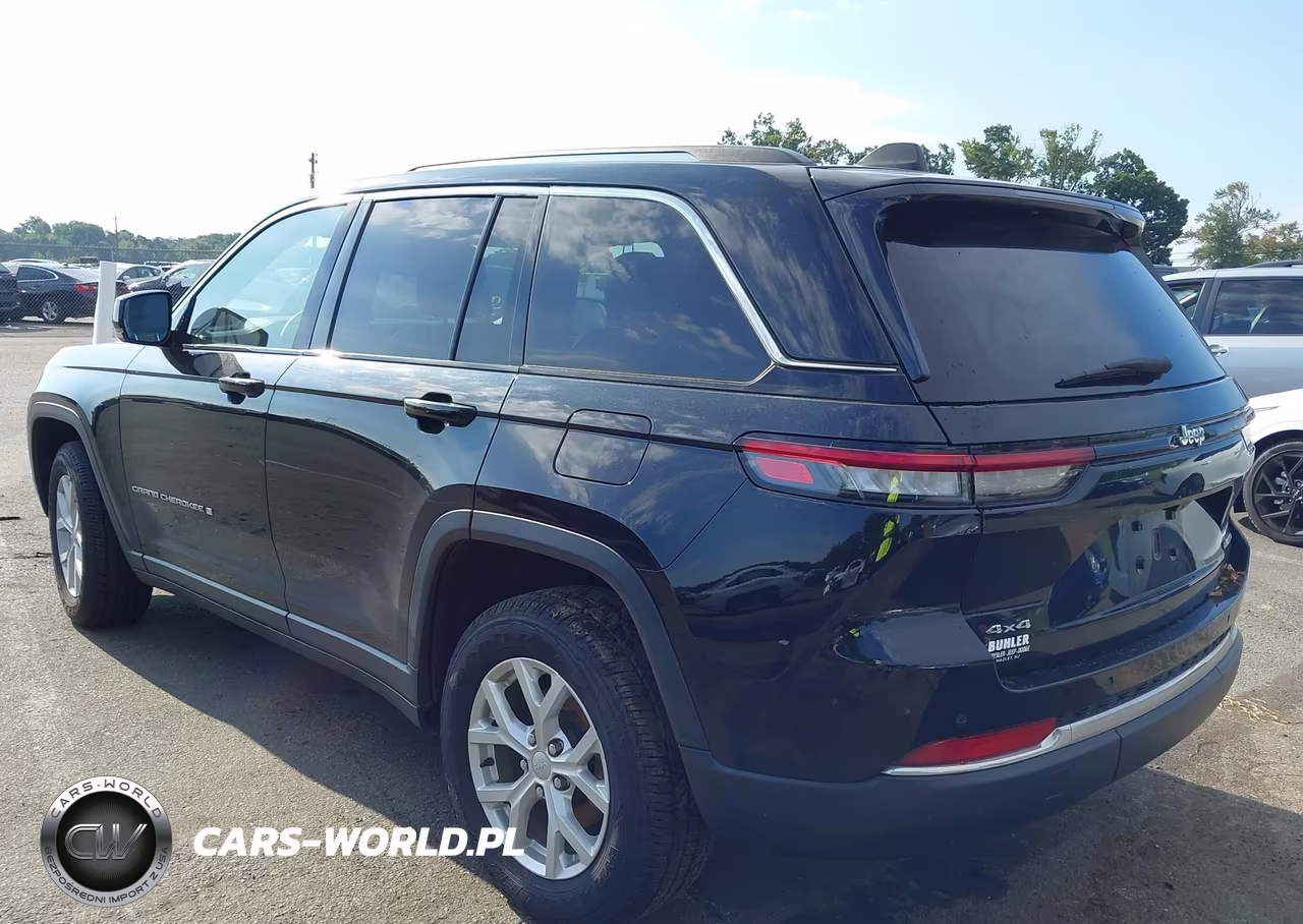2023 Jeep Grand Cherokee Limited 4X4 VIN:1C4RJHBG4PC533717 - 3