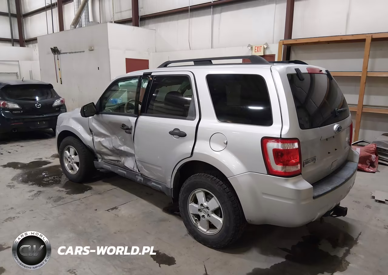 2011 Ford Escape Xlt VIN:1FMCU0DGXBKA27539 - 3