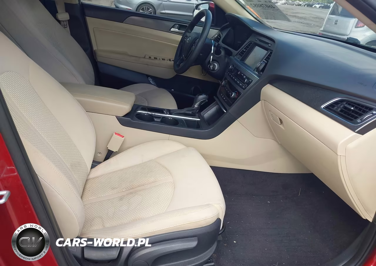 2016 Hyundai Sonata Sport VIN:5NPE34AF7GH391247 - 5