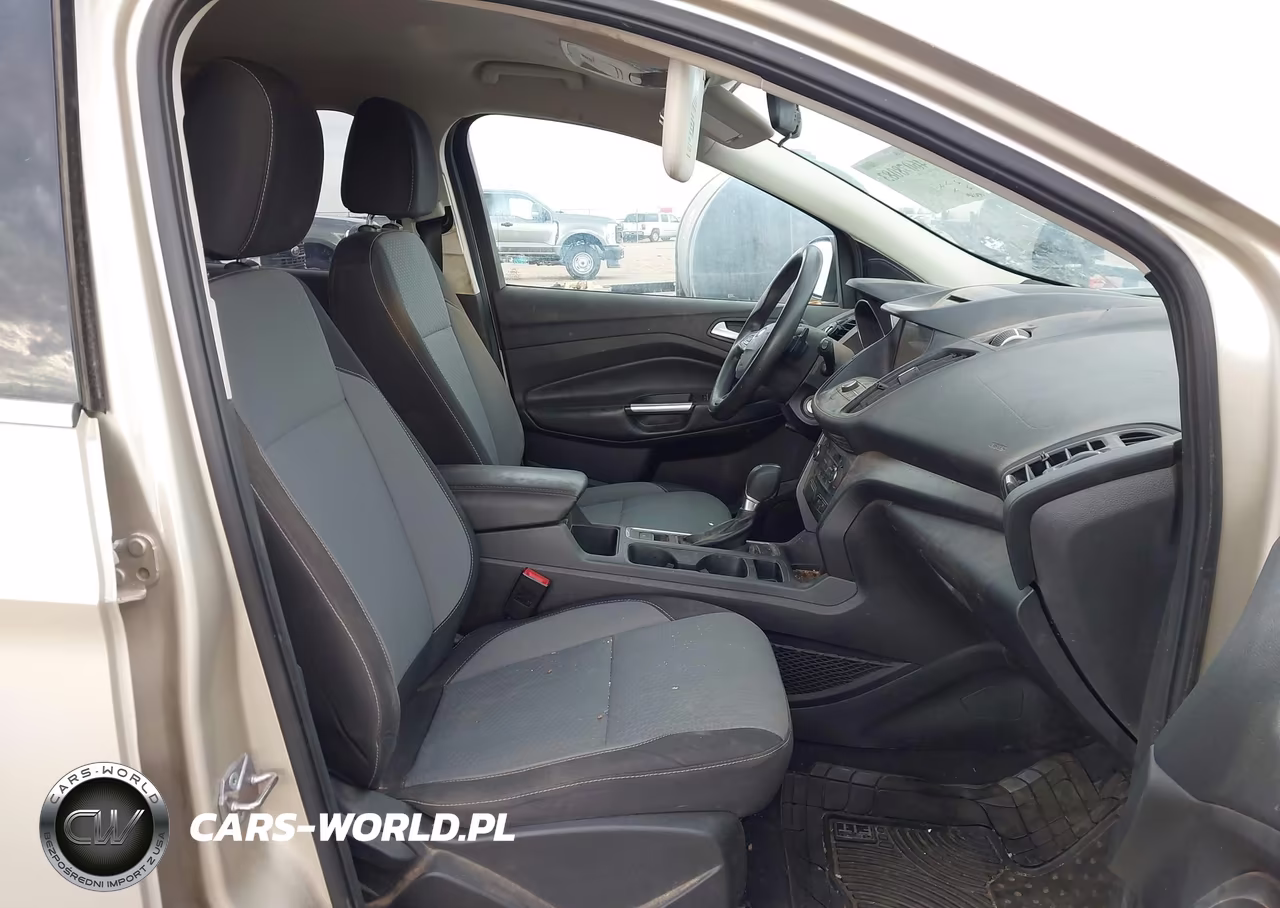 2017 Ford Escape Se VIN:1FMCU0G91HUE34370 - 5