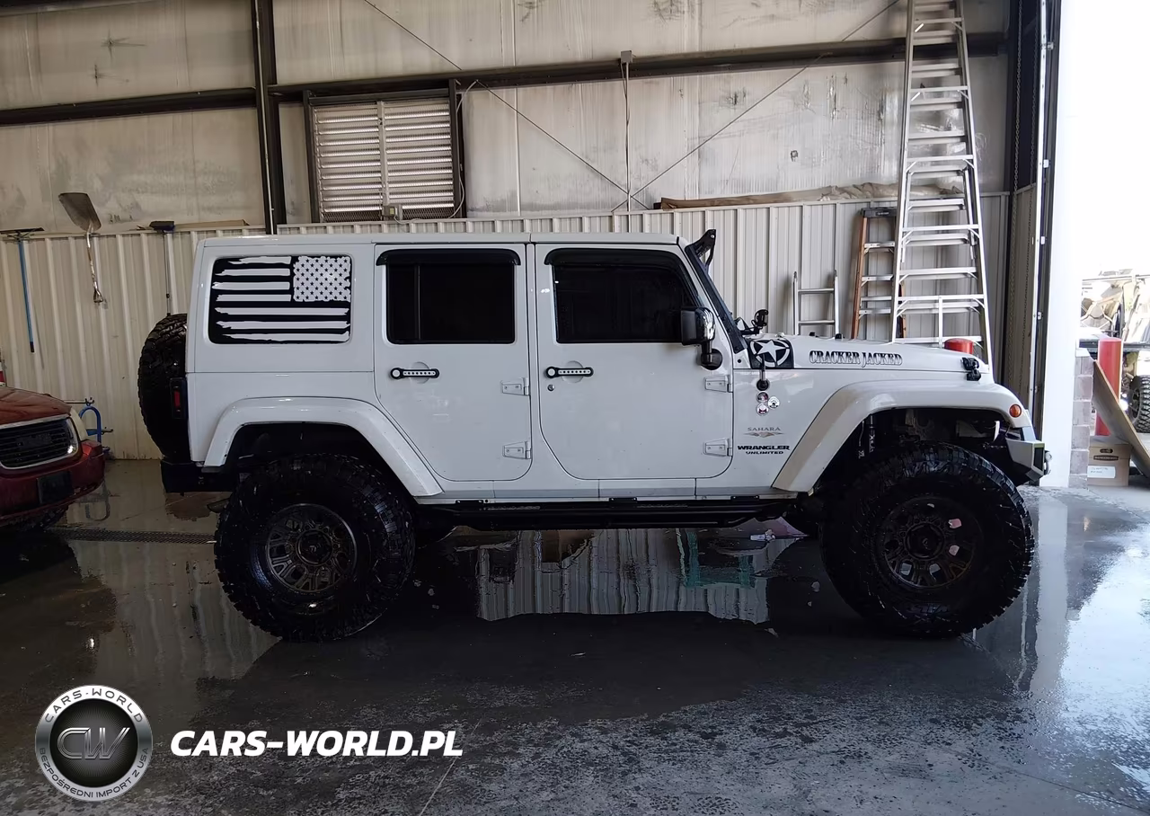 2013 Jeep Wrangler Unlimited Sahara VIN:1C4BJWEG1DL639653 - 13