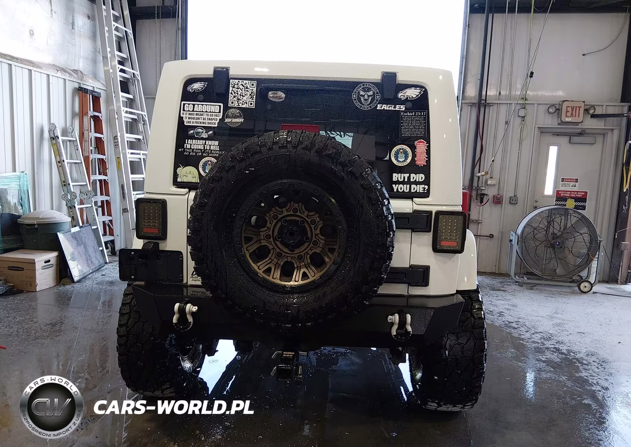 2013 Jeep Wrangler Unlimited Sahara VIN:1C4BJWEG1DL639653 - 16