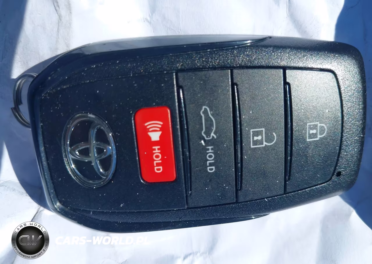 2023 Toyota Crown Platinum VIN:JTDAFAAF0P3003999 - 11