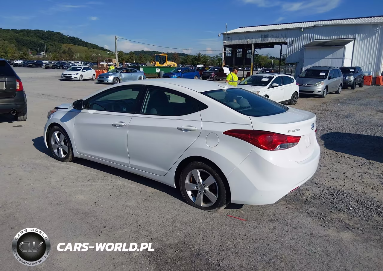 2013 Hyundai Elantra Gls VIN:5NPDH4AE4DH442672 - 3