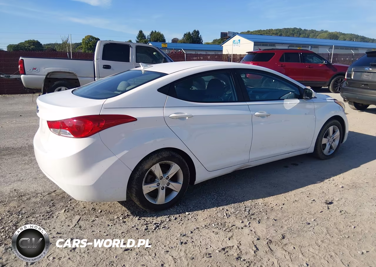 2013 Hyundai Elantra Gls VIN:5NPDH4AE4DH442672 - 4